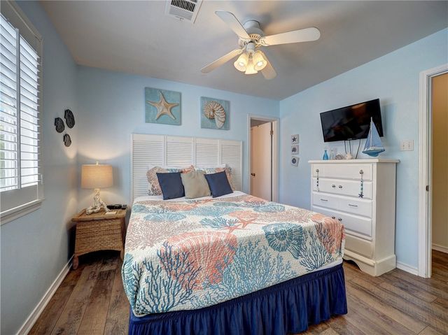 220 W Avenue F 1B, Port Aransas, TX 78373