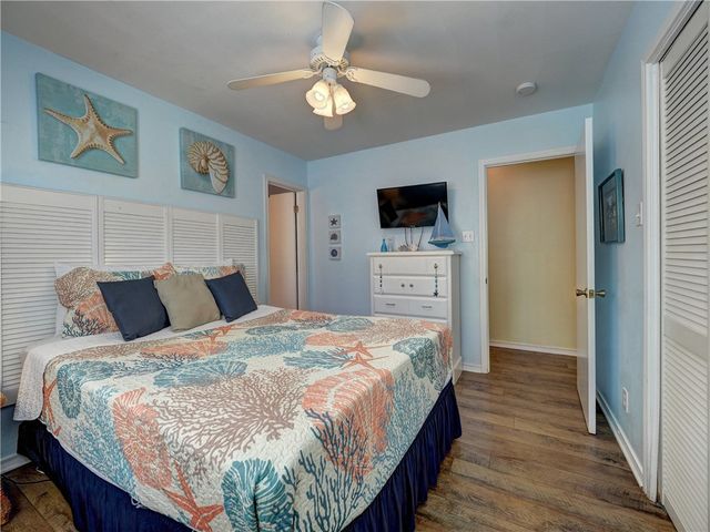220 W Avenue F 1B, Port Aransas, TX 78373