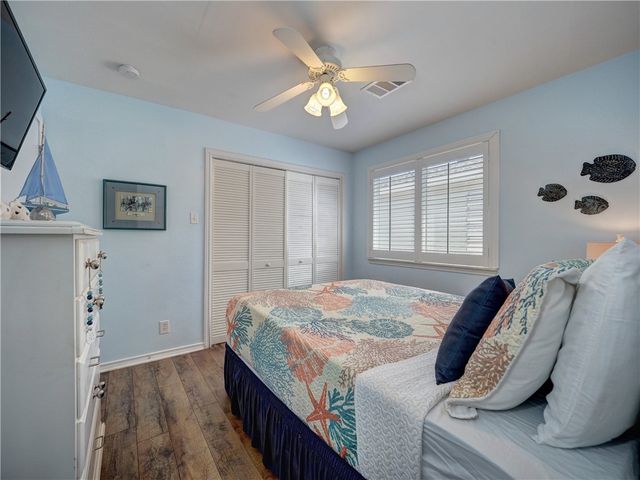 220 W Avenue F 1B, Port Aransas, TX 78373