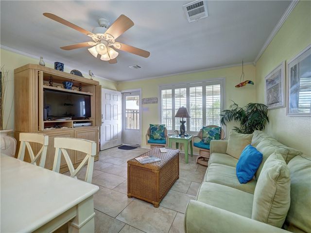 220 W Avenue F 1B, Port Aransas, TX 78373