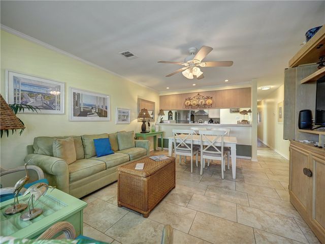 220 W Avenue F 1B, Port Aransas, TX 78373