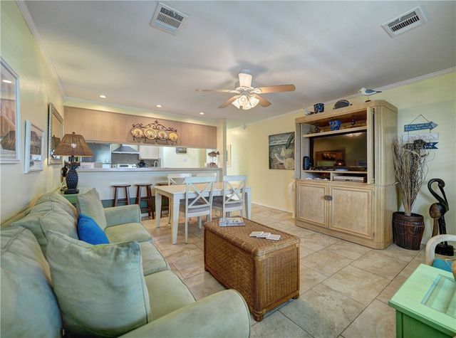 220 W Avenue F 1B, Port Aransas, TX 78373