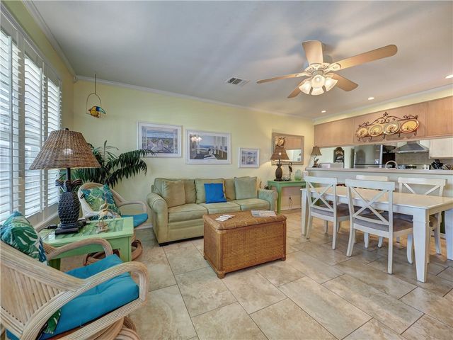220 W Avenue F 1B, Port Aransas, TX 78373