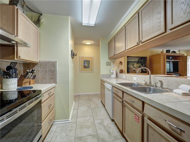220 W Avenue F 1B, Port Aransas, TX 78373