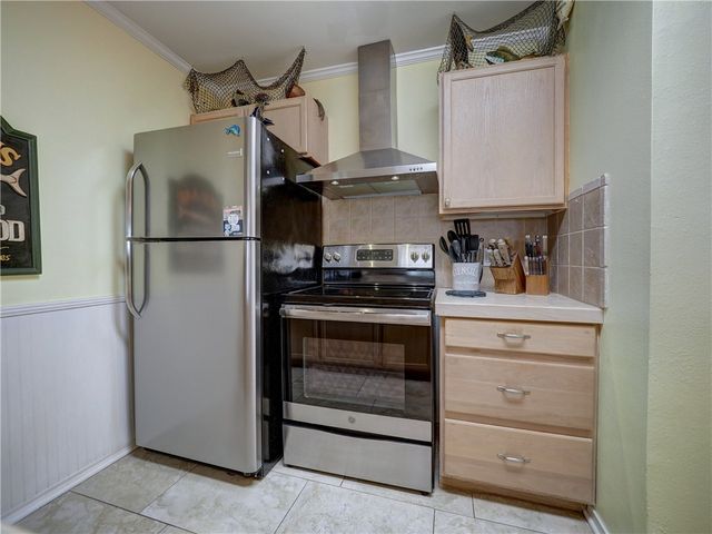 220 W Avenue F 1B, Port Aransas, TX 78373