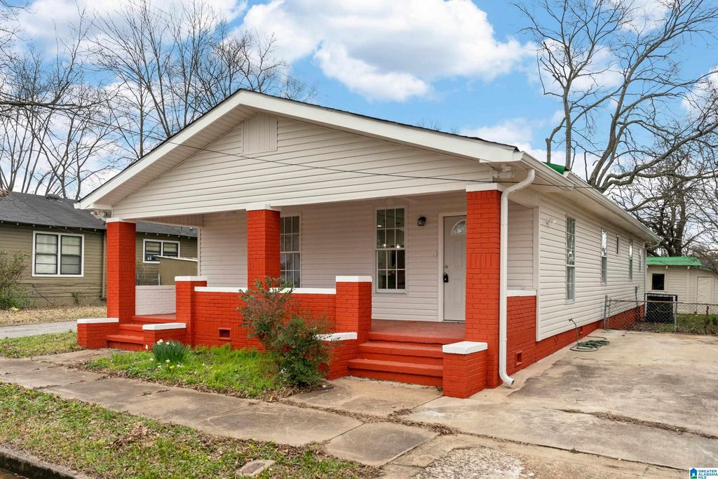 716 15TH STREET N, Bessemer, AL 35020