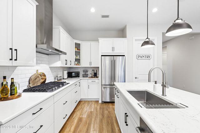 32 VALLEY FALLS Way, St. Johns, FL 32259