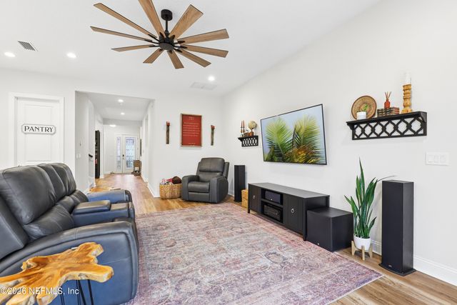 32 VALLEY FALLS Way, St. Johns, FL 32259