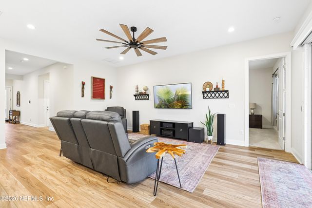 32 VALLEY FALLS Way, St. Johns, FL 32259