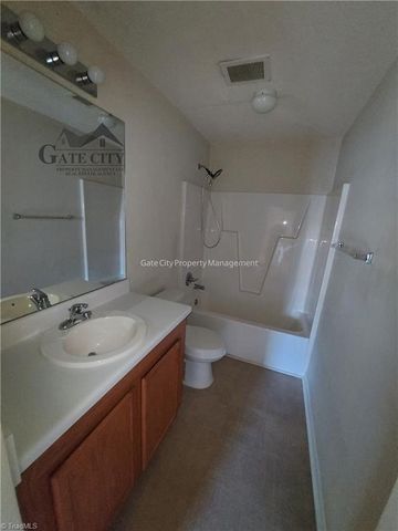905 Hanahan Court B, Greensboro, NC 27409