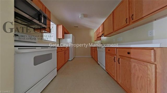 905 Hanahan Court B, Greensboro, NC 27409