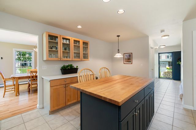 36 Bower Street, South Burlington, VT 05403