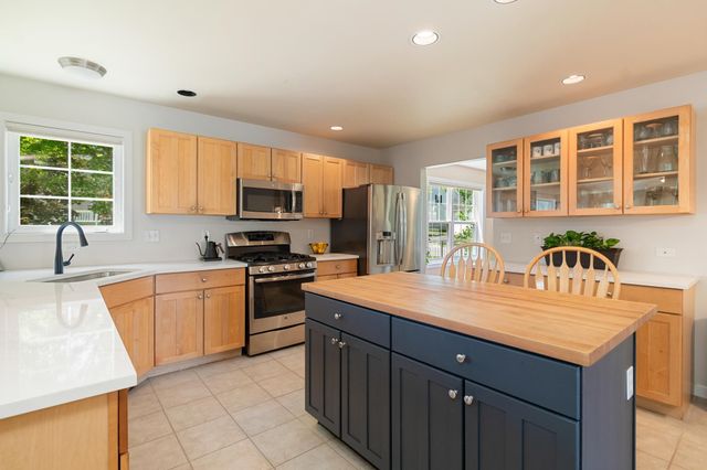 36 Bower Street, South Burlington, VT 05403