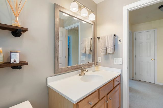 36 Bower Street, South Burlington, VT 05403