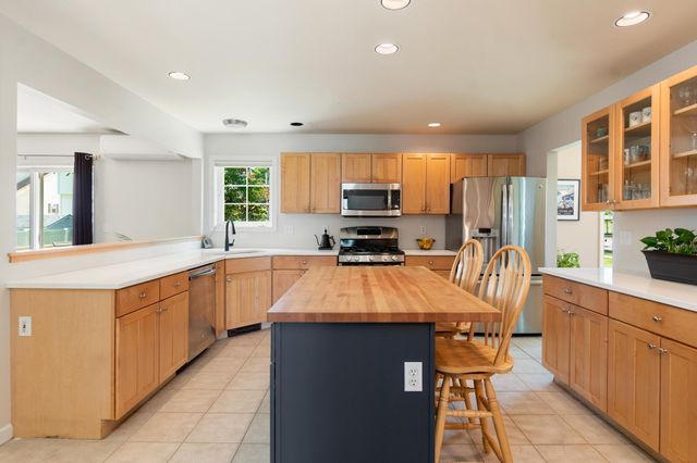 36 Bower Street, South Burlington, VT 05403