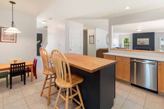36 Bower Street, South Burlington, VT 05403