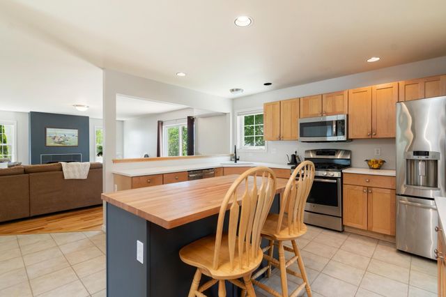 36 Bower Street, South Burlington, VT 05403