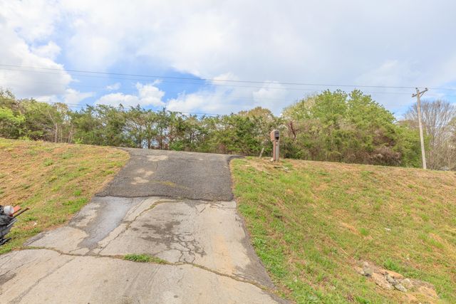 6933 W Highway 136, Chickamauga, GA 30707