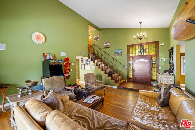 5347 Lockhurst Drive, Woodland Hills, CA 91367