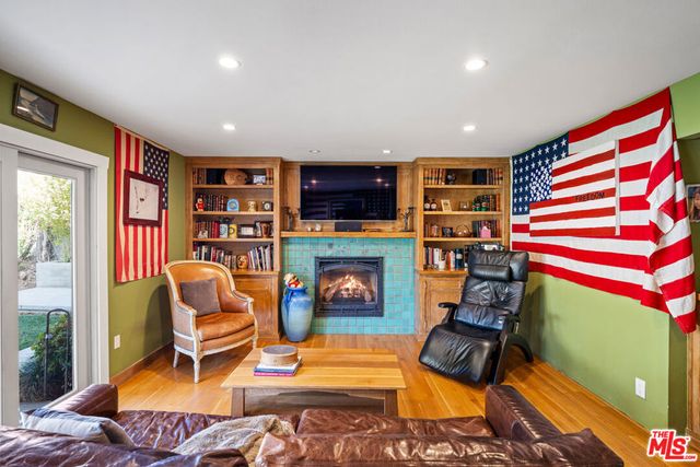 5347 Lockhurst Drive, Woodland Hills, CA 91367