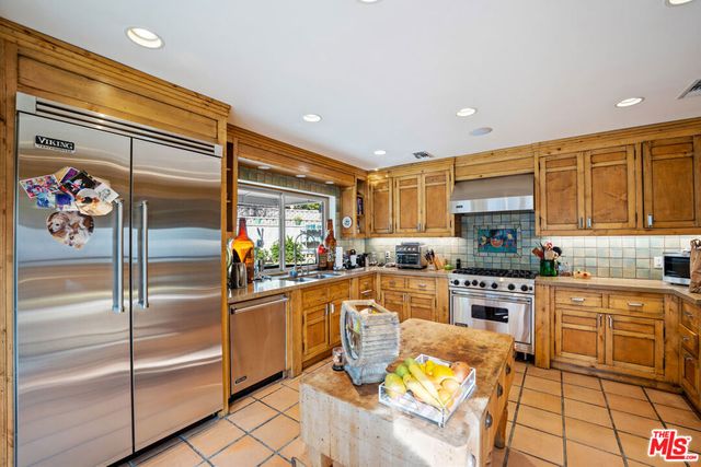 5347 Lockhurst Drive, Woodland Hills, CA 91367