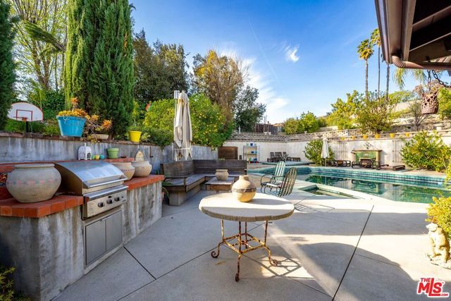 5347 Lockhurst Drive, Woodland Hills, CA 91367
