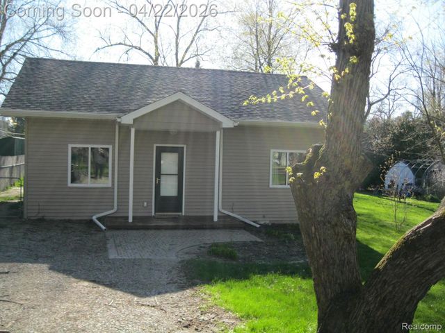 4916 Hillock, Highland Charter Township, MI 48356