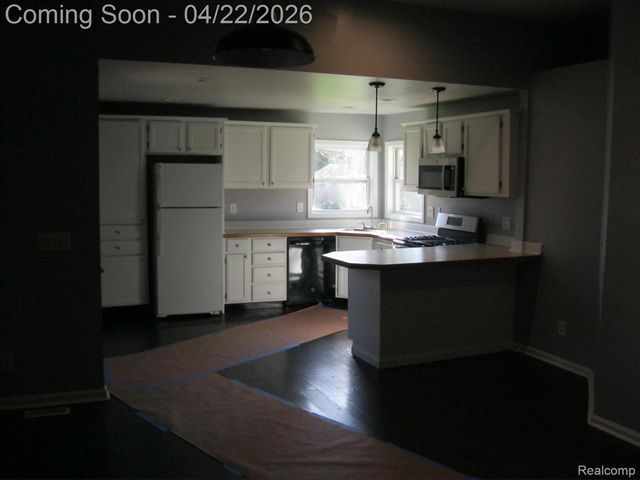 4916 Hillock, Highland Charter Township, MI 48356
