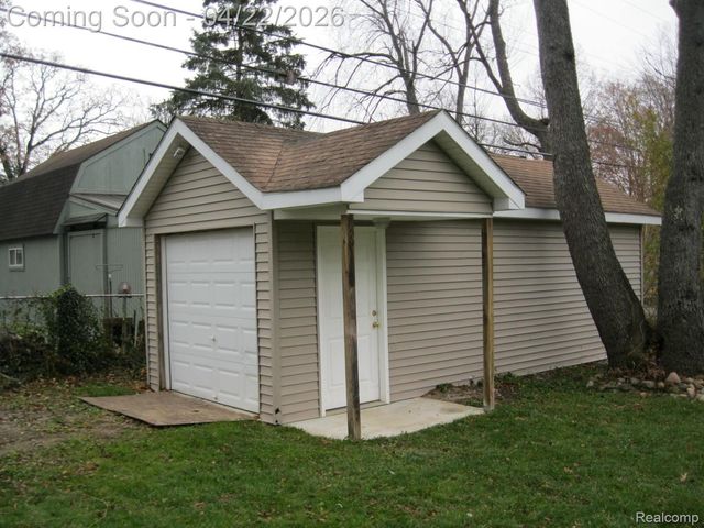 4916 Hillock, Highland Charter Township, MI 48356