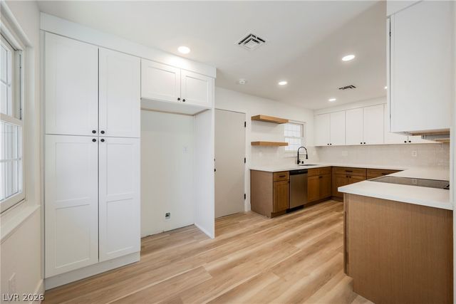 3621 Fortune Avenue, Las Vegas, NV 89107