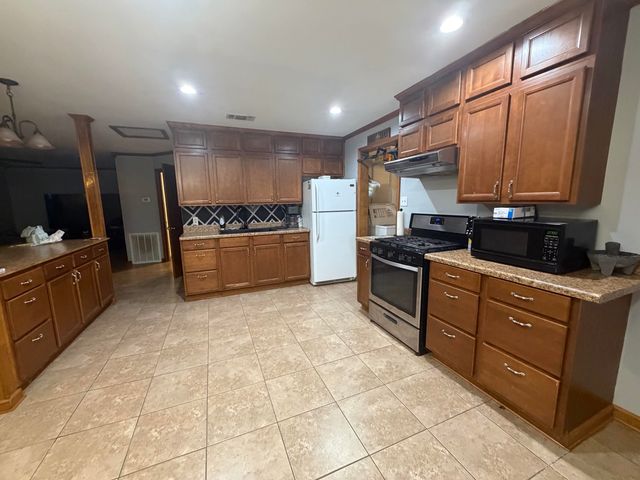208 Hidalgo Drive, Houma, LA 70363