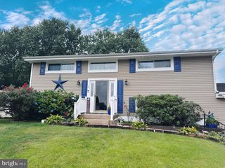 2 CINDY CT, Wilmington, DE 19804