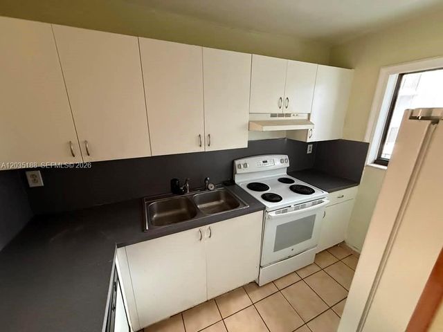 6055 W 19th Ave 305, Hialeah, FL 33012