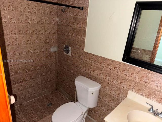6055 W 19th Ave 305, Hialeah, FL 33012
