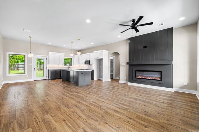 744 Grand Valley Loop, Austin, AR 72007