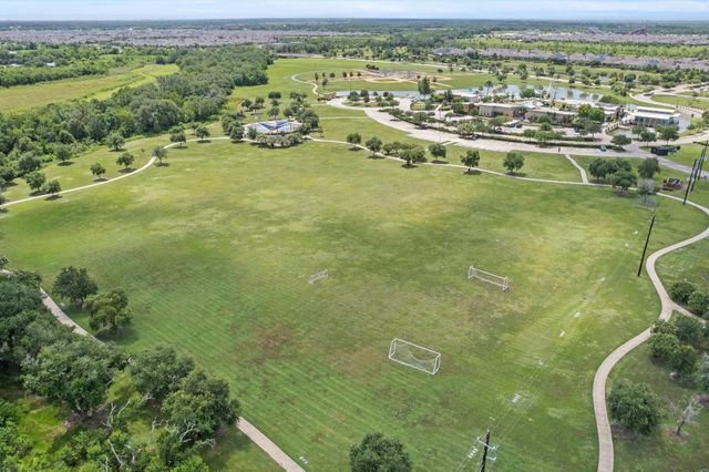 3510 Whitman Drive, Rosharon, TX 77583