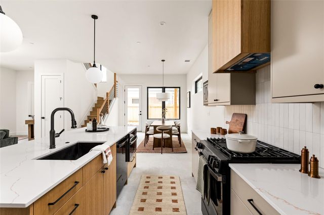 4416 S 1st ST 2, Austin, TX 78745