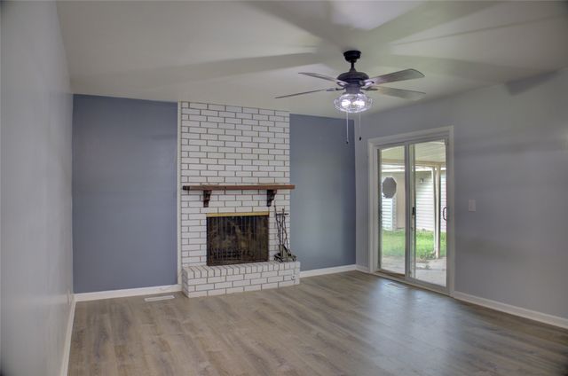 7363 E Ridgeview Way, Claremore, OK 74019