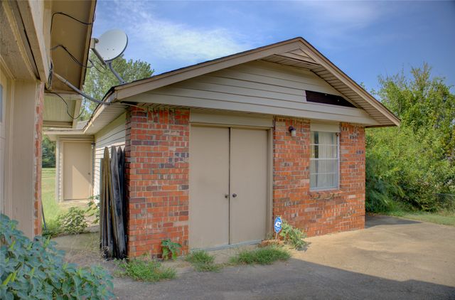 7363 E Ridgeview Way, Claremore, OK 74019
