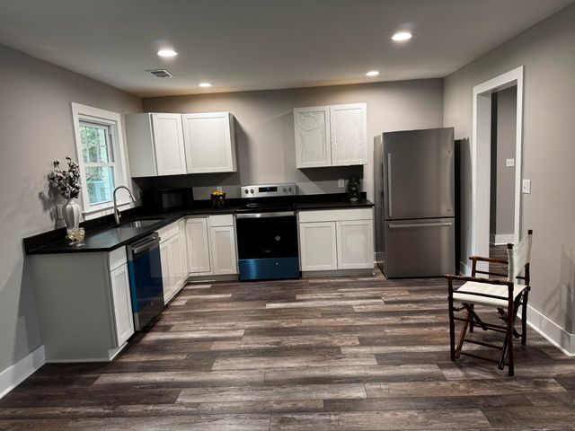 618 Boone Hill Road, Summerville, SC 29483