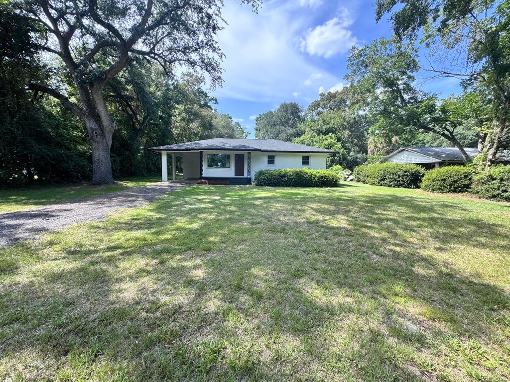 618 Boone Hill Road, Summerville, SC 29483