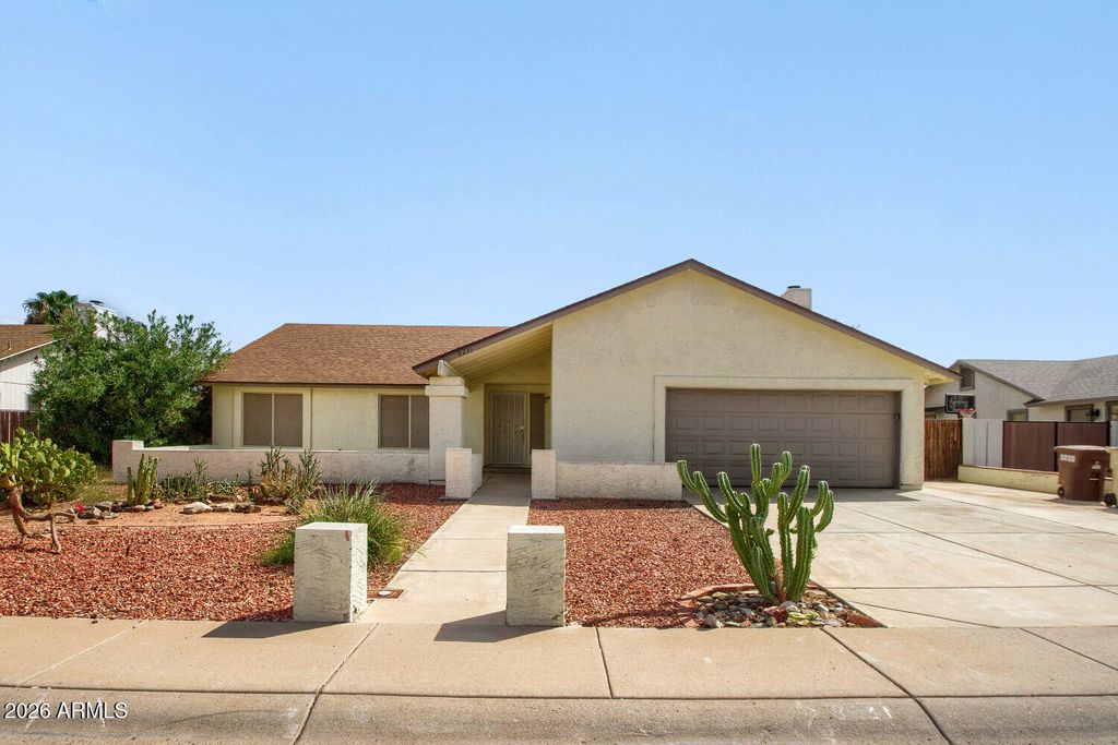 8231 W CORRINE Drive, Peoria, AZ 85381 — exterior