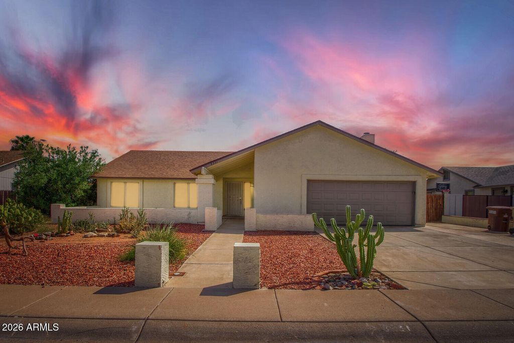 8231 W CORRINE Drive, Peoria, AZ 85381 — photo 5