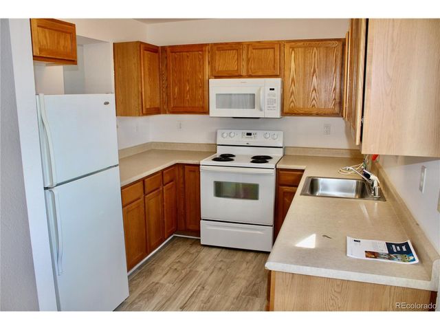 3003 Rose Hill St, Strasburg, CO 80136