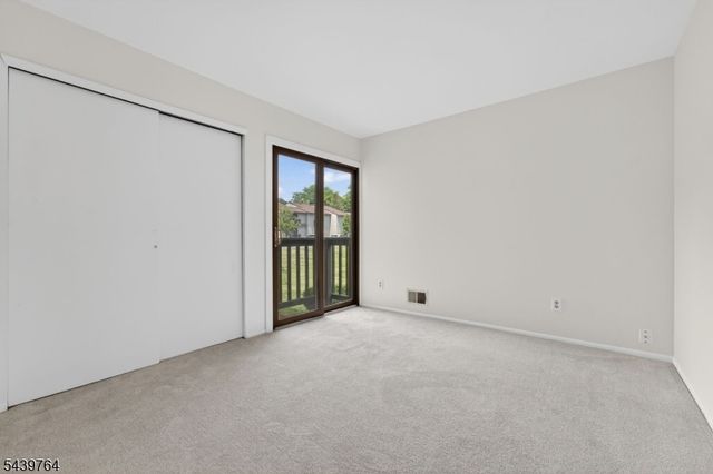 1215 Spruce Hills Dr, Glen Gardner Boro, NJ 08826