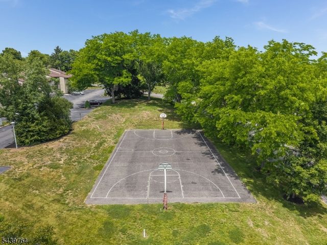 1215 Spruce Hills Dr, Glen Gardner Boro, NJ 08826
