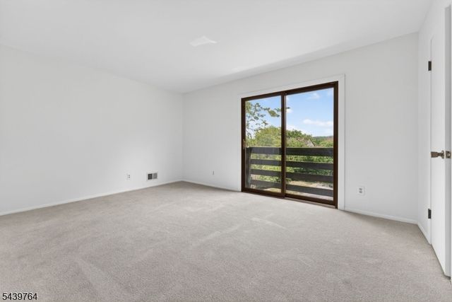 1215 Spruce Hills Dr, Glen Gardner Boro, NJ 08826