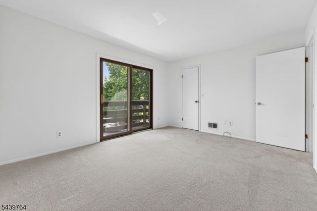 1215 Spruce Hills Dr, Glen Gardner Boro, NJ 08826