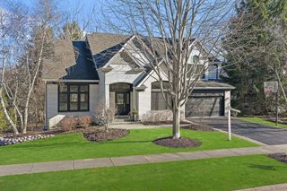 726 Barberry Trail, Fox River Grove, IL 60021