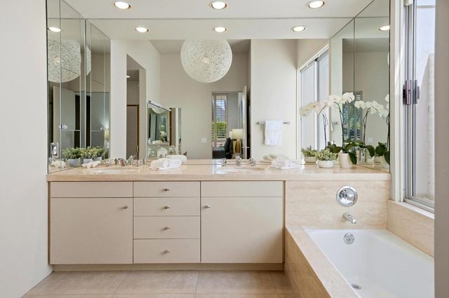 47192 El Agadir, Palm Desert, CA 92260